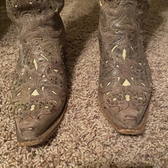 Corral Snip Toe Boots - Brown - Picture 8 of 8